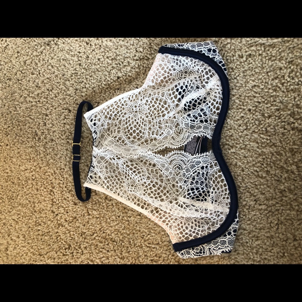 Blue and white Victorias Secret bra 32b